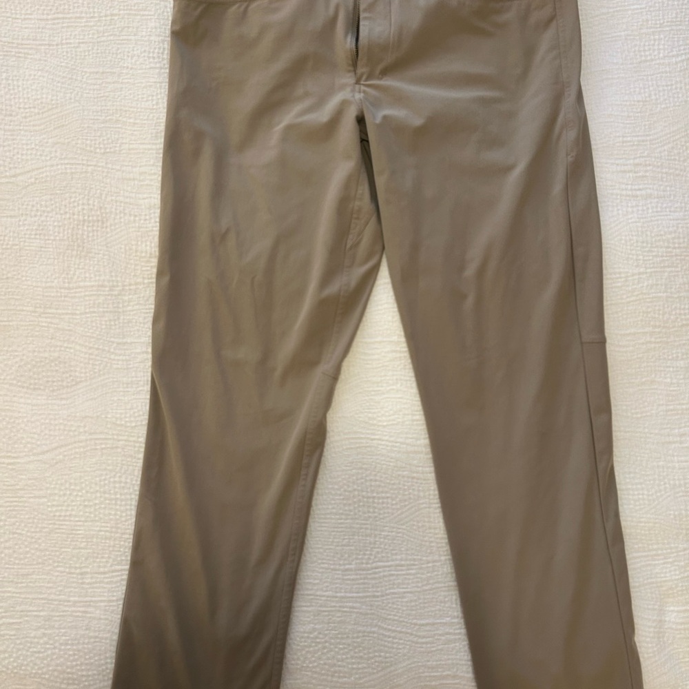 Lululemon Athletica Men's Khaki ABC pants